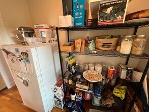 24 Ellington Rd, Unit 2 in Somerville, MA - Foto de edificio - Building Photo