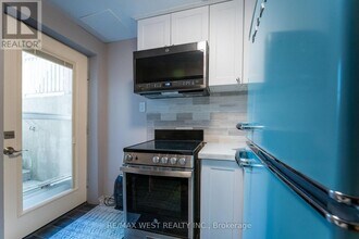 180 Holborne Ave in Toronto, ON - Building Photo - Building Photo