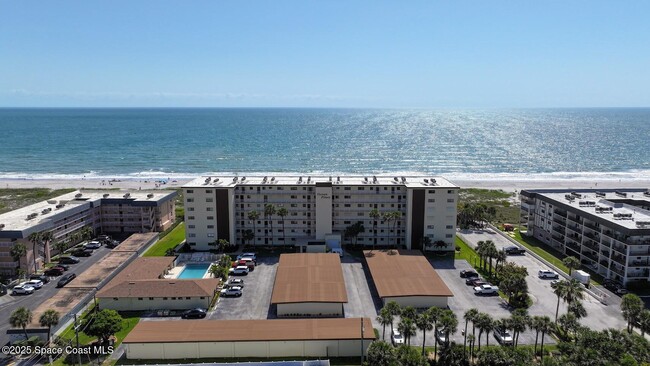55 N 4th St in Cocoa Beach, FL - Foto de edificio - Building Photo