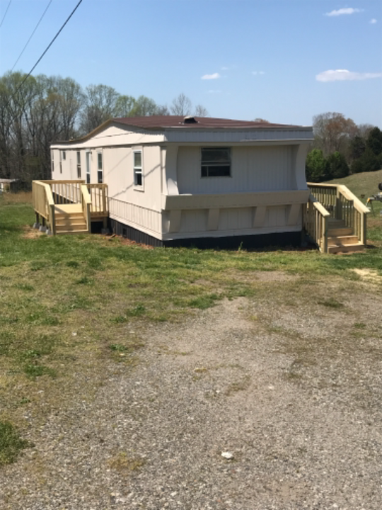 104 Estate Dr in Statesville, NC - Foto de edificio