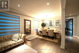 2406 Bridle Rd in Oshawa, ON - Building Photo - Building Photo