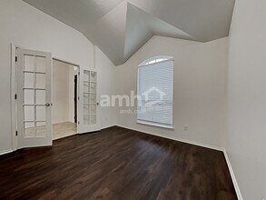 2567 Riverway Dr in Conroe, TX - Foto de edificio - Building Photo