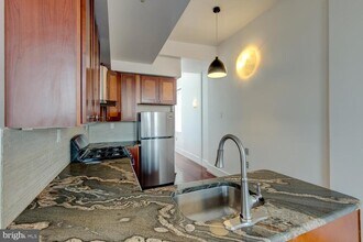 1201 S 5th St in Philadelphia, PA - Building Photo - Building Photo