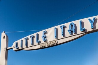 425 W Beech St in San Diego, CA - Foto de edificio - Building Photo