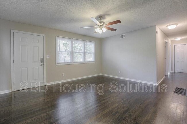 17250 Montgall Dr in Belton, MO - Building Photo - Building Photo