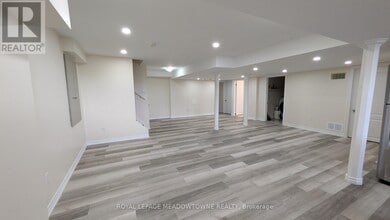 120 Morden Dr in Shelburne, ON - Building Photo - Building Photo