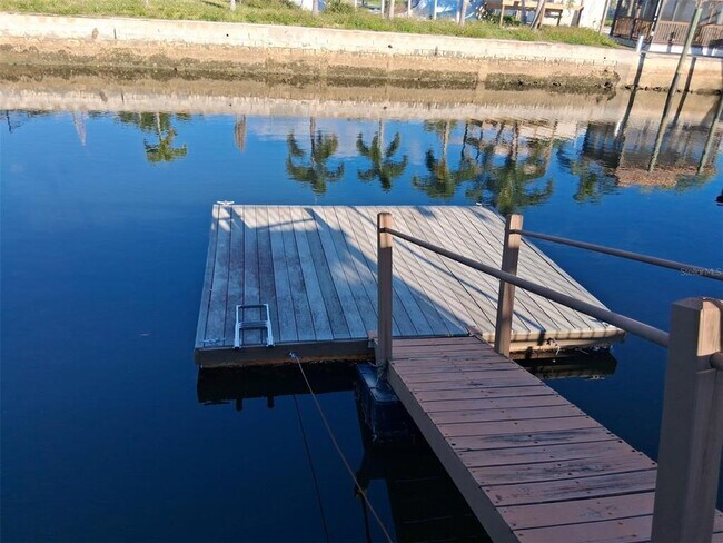 14982 Edgewater Cir in Hudson, FL - Building Photo - Building Photo