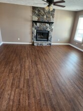 7769 Adrian Dr in Fayetteville, NC - Foto de edificio - Building Photo