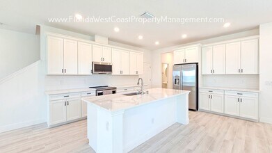 274 Via Anina Dr in Sarasota, FL - Building Photo - Building Photo