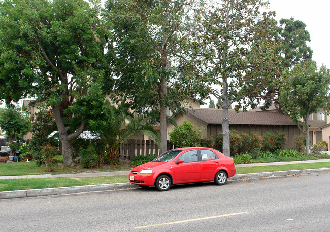 244-256 S Olive St in Orange, CA - Building Photo - Building Photo