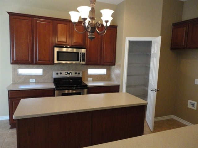 154 Justin Leonard Dr in Round Rock, TX - Foto de edificio - Building Photo