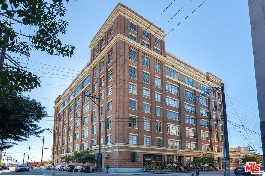 1850 Industrial St in Los Angeles, CA - Building Photo