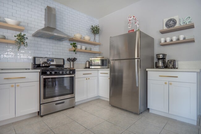 property at 2401 Predera Ave