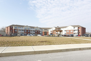 Commons at Little Bark Creek in Fremont, OH - Foto de edificio - Primary Photo