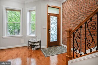 120 V St NW in Washington, DC - Building Photo - Building Photo