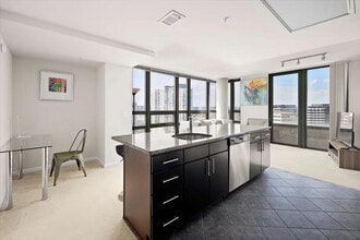 1405 S Fern St, Unit SI ID1497754P in Arlington, VA - Building Photo - Building Photo