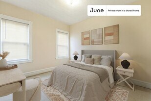 Room in Shared 5 bed/1.5 bath home, Unit E in Cambridge, MA - Building Photo