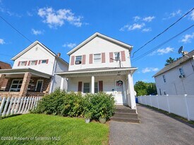 247 Belmont St in Carbondale, PA - Building Photo