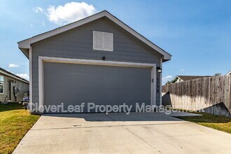 13730 Bucket Way in San Antonio, TX - Building Photo - Building Photo