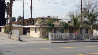 231 W 9th St in San Bernardino, CA - Foto de edificio - Building Photo