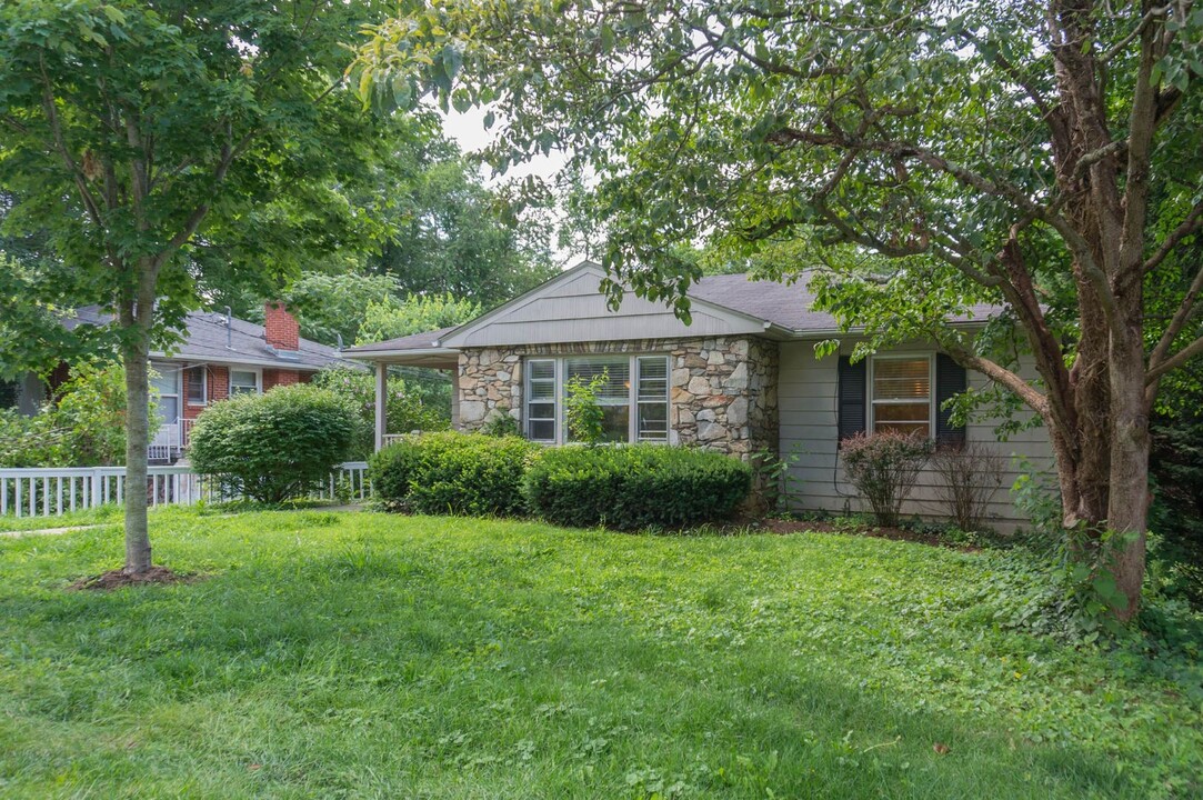 188 Edgewood Rd in Asheville, NC - Building Photo