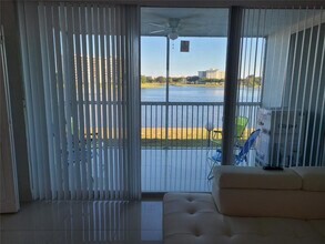 3091 N Course Dr in Pompano Beach, FL - Building Photo - Building Photo