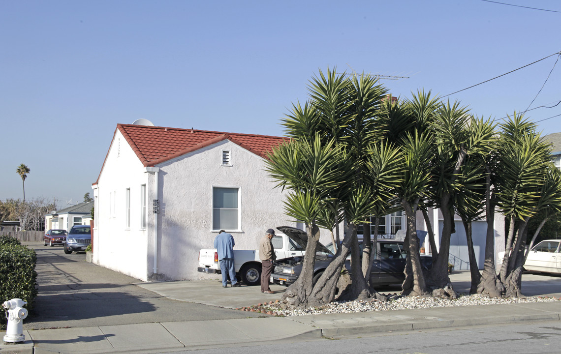 360-374 Cherry Way in Hayward, CA - Foto de edificio