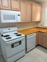 8806 Gayton Rd in Richmond, VA - Foto de edificio - Building Photo