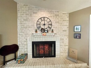 3034 Mosby Dr in Sugar Land, TX - Building Photo - Building Photo