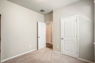 2816 Madison Dr in Conroe, TX - Building Photo - Building Photo