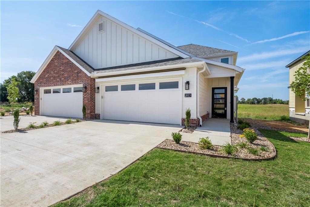 2813 SW Hampshire Ave in Bentonville, AR - Building Photo