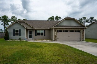 520 Deep Inlet Dr in Sneads Ferry, NC - Building Photo