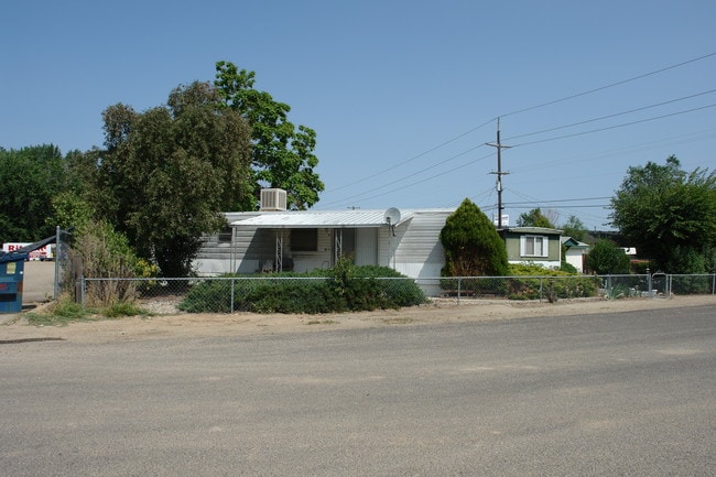 106 W 38th St in Garden City, ID - Building Photo - Building Photo