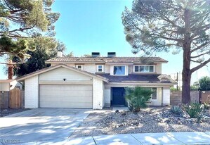 2246 Windsor Dr in Henderson, NV - Building Photo