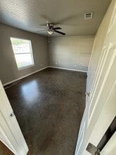 117 Quail Meadows Dr in Rio Vista, TX - Building Photo - Building Photo