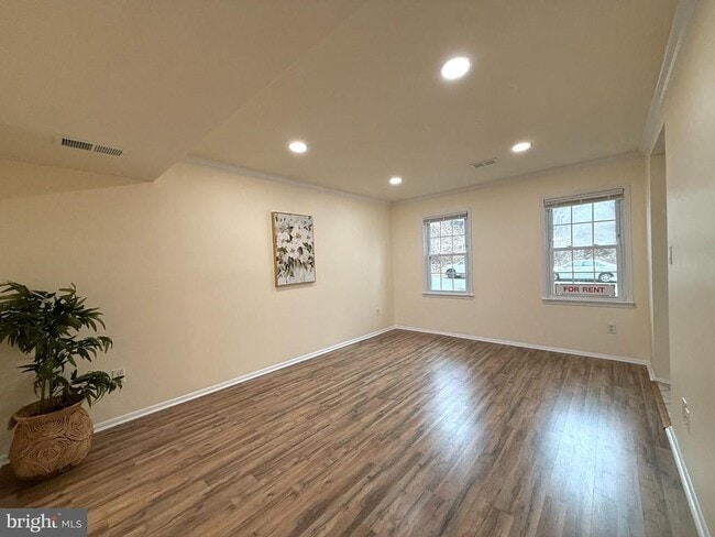 5278 Lonsdale Dr in Springfield, VA - Building Photo - Building Photo