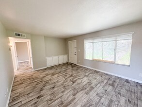 5105 S La Rosa Dr in Tempe, AZ - Building Photo - Building Photo