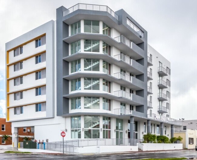 401 SW 17 th Ave, Miami, 33135 in Miami, FL - Building Photo - Building Photo