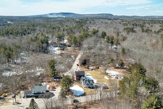 370 Stage Rd in Nottingham, NH - Building Photo - Building Photo