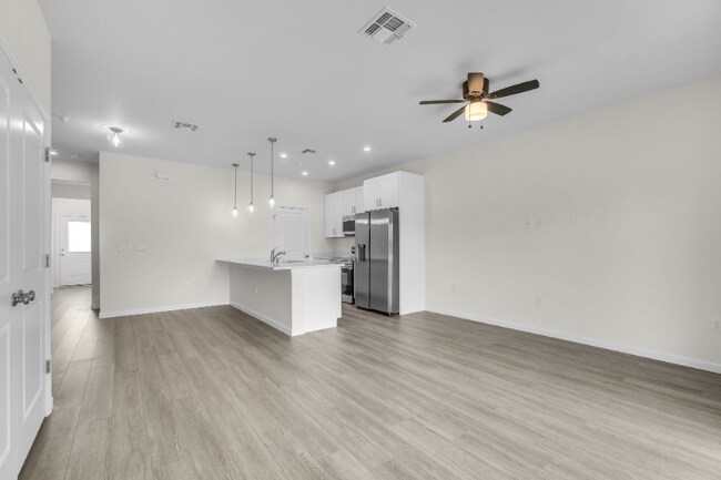 2549 Slim Haywood Ave in Tavares, FL - Building Photo - Building Photo
