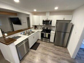 714 3rd St NW in Puyallup, WA - Building Photo - Building Photo