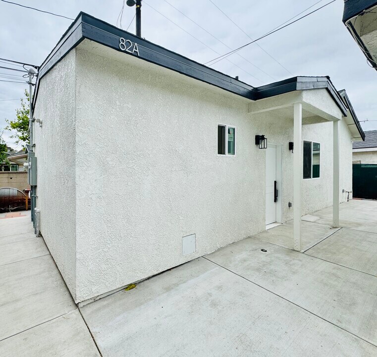 82 W 49th St in Long Beach, CA - Building Photo
