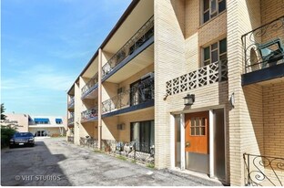 6466 N Northwest Hwy in Chicago, IL - Building Photo