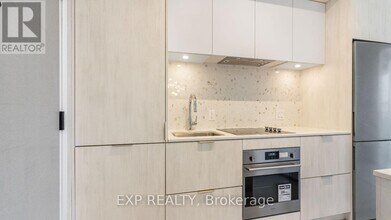 130 River St in Toronto, ON - Building Photo - Building Photo