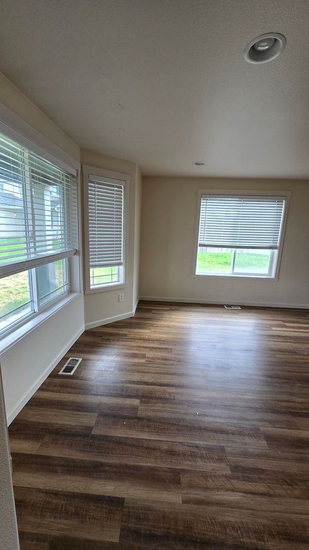 340 S Dovetail Ct in Airway Heights, WA - Building Photo - Building Photo