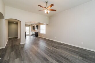 9112 Christopher Cir in Fort Worth, TX - Foto de edificio - Building Photo