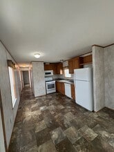 45 Mantua Grove Rd, Unit E-04 in West Deptford, NJ - Building Photo - Building Photo