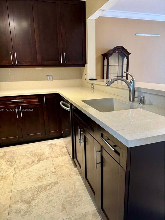 1400 NE 191st St in Miami, FL - Building Photo