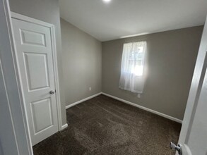 138 N Main St in Frankfort, OH - Building Photo - Building Photo