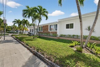 1470 N Treasure Dr in North Bay Village, FL - Building Photo - Building Photo